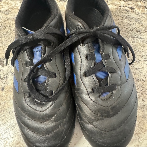 Adidas Soccer Cleats - Picture 2 of 6